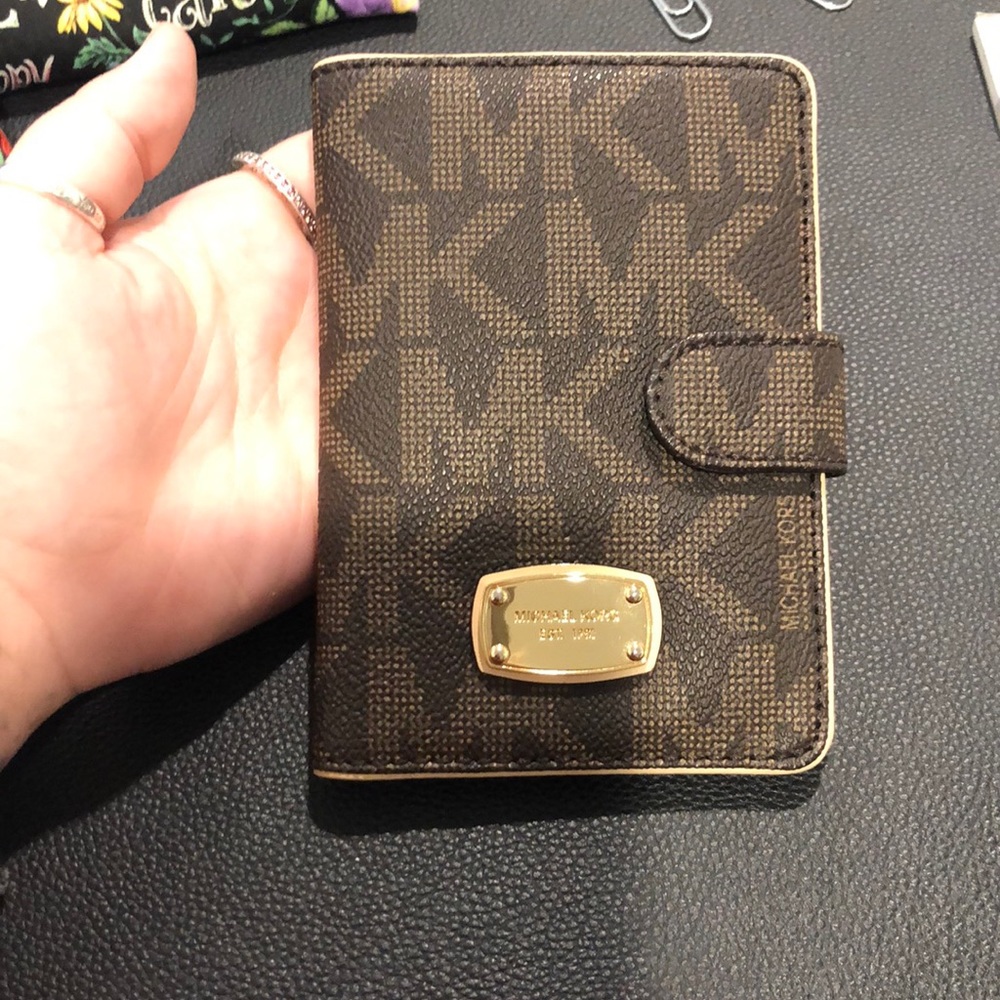 Michael Kors Passport holder. New without tags
